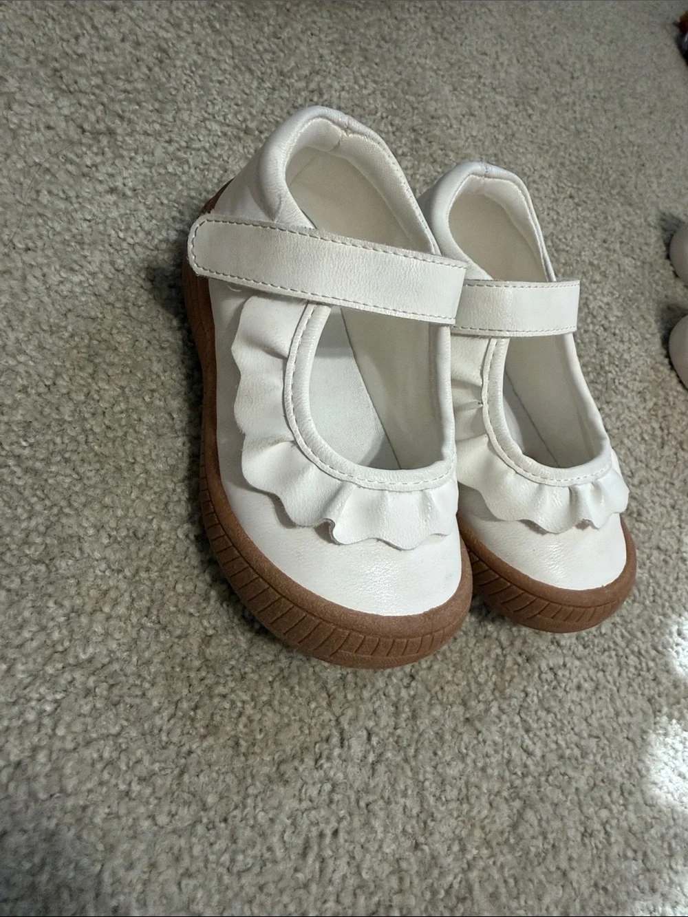 Oomphies Girls White Mary Jane Ruffle Casual Shoes